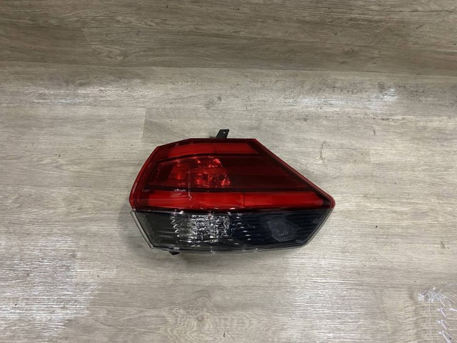 FP5042F2P FPS Lampa zespolona tylna prawa zewnętrzna