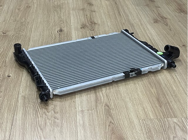 Do koszyka 96477777 General Motors Chłodnica silnika