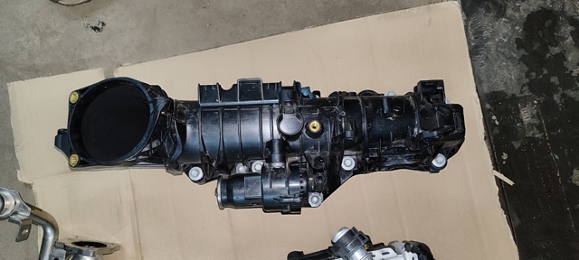 Do koszyka A6540903500 Mercedes Kolektor ssący