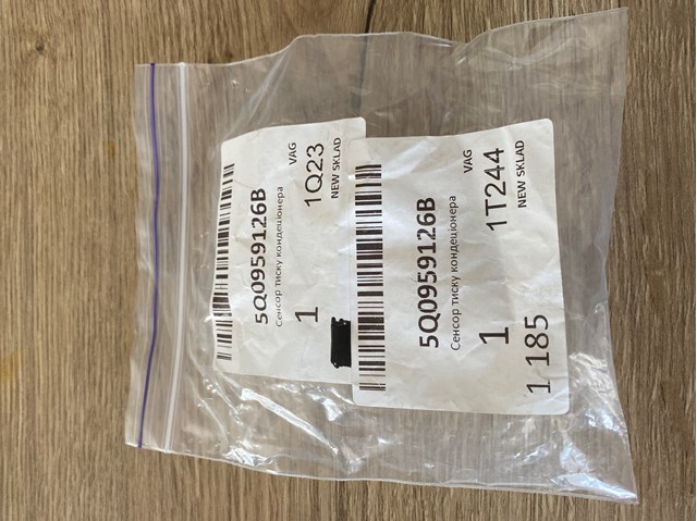 Czujnik ciśnienia bezwzględnego klimatyzacji VAG 5Q0959126B