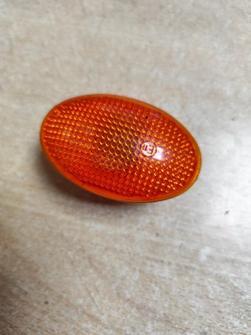  Powtarzacz kierunkowskazu na błotniku Ford Sierra 2