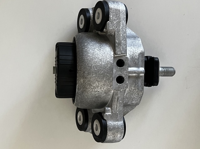  Land Rover LR123907