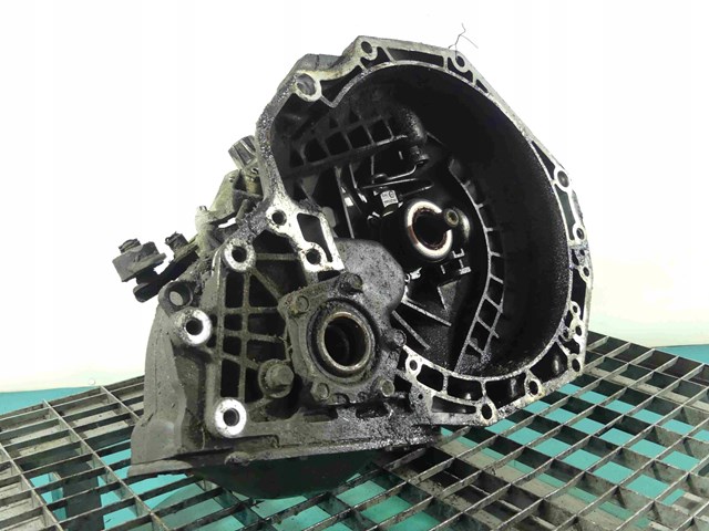 Mechaniczna skrzynia biegów w komplecie Opel F18W374