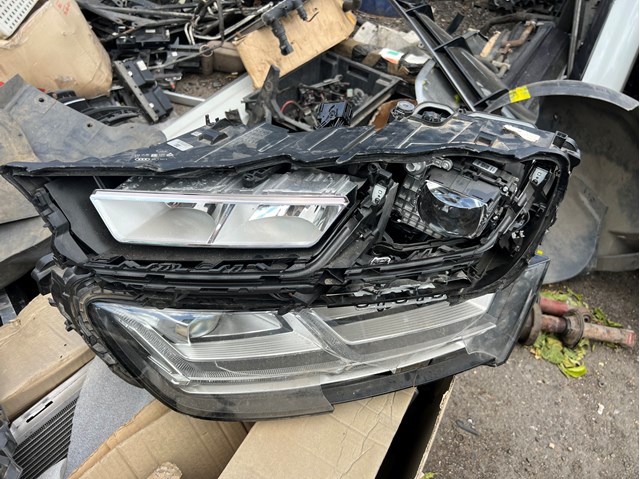 Reflektor lewy 4M0941033B VAG