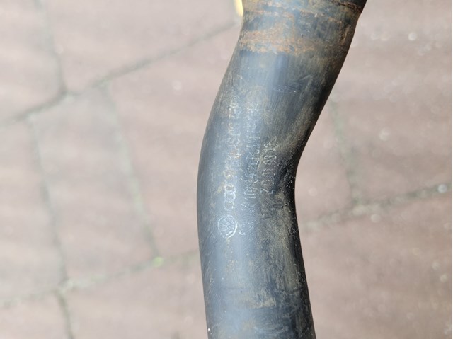 Przewód (króciec) układu chłodzenia 04L121064AD VAG