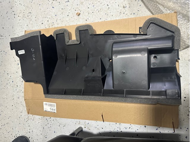 Kierownica powietrza (deflektor) chłodnicy Nissan/Infiniti 921825RB0A cena, od 65,60 USD
