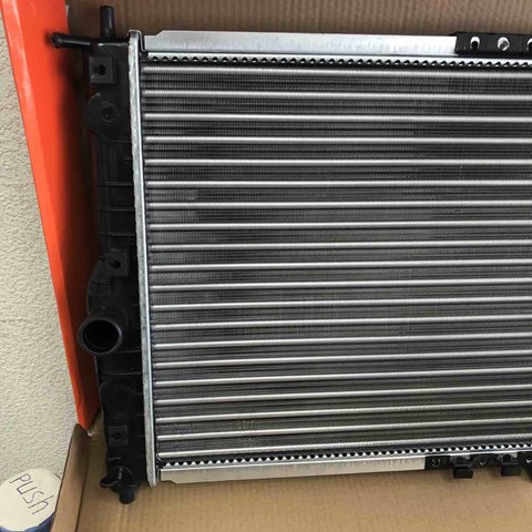 Chłodnica silnika DK 96182261 cena, od 62,85 USD