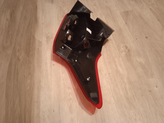 Lampa zespolona tylna lewa 32C287E Polcar