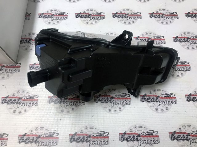 Lampa przeciwmgielna prawa Land Rover LR026089 cena, od 253,32 USD