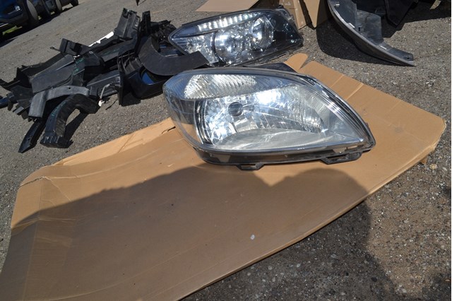 Reflektor prawy VAG 5J1941016C cena, od 116,19 USD