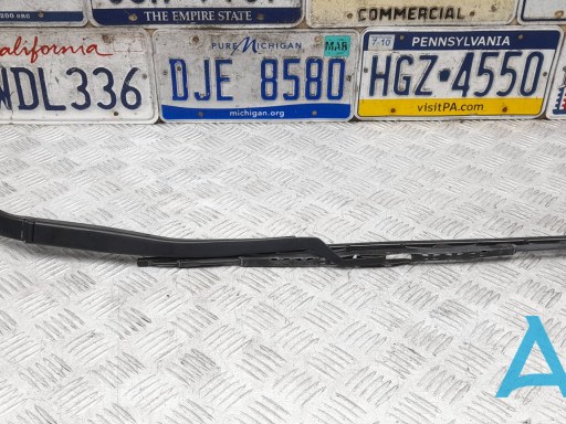 Ramię wycieraczki szyby przedniej do Jeep Grand Cherokee IV WK