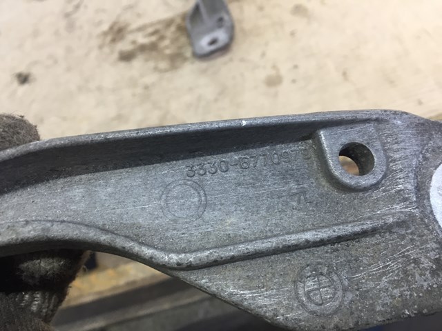 Do koszyka 33306770980 BMW Poprzeczny drążek reakcyjny zawieszenia tylnego