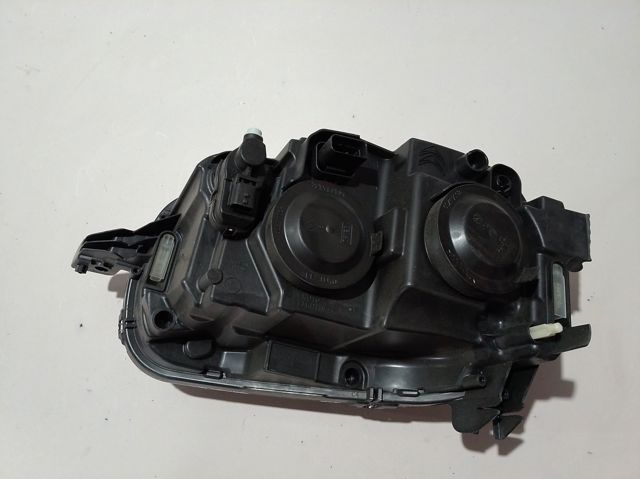 Do koszyka 9820059280 Peugeot/Citroen Reflektor prawy