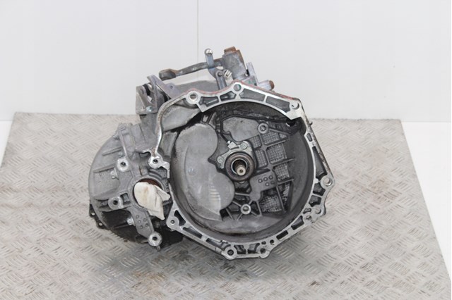 Do koszyka 55561599 Opel Mechaniczna skrzynia biegów w komplecie