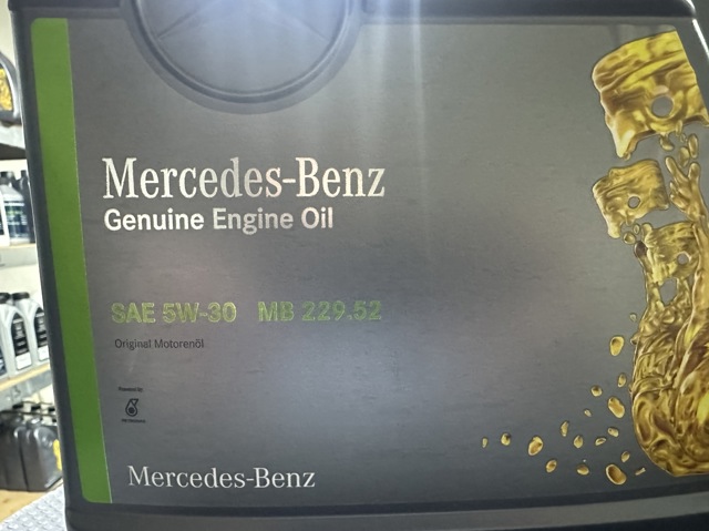 Olej do silnika A000989950213 Mercedes