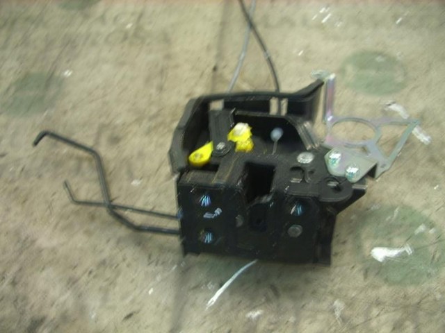 Zamek drzwi przednich lewych do KIA Rio II JB