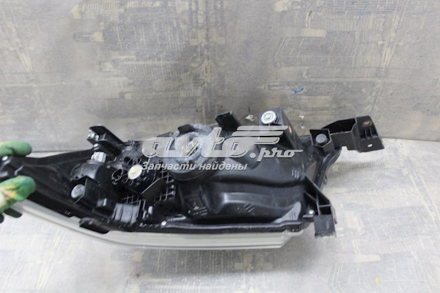 Reflektor prawy Toyota 811100K401 cena, od 572,93 USD