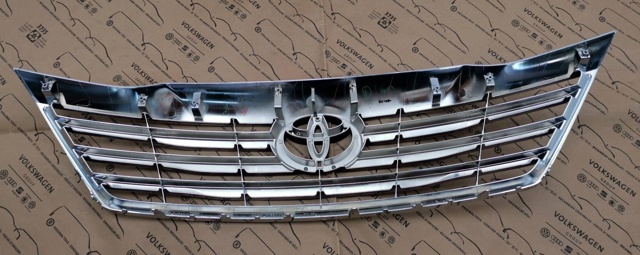 Atrapa chłodnicy Toyota FORTUNER SUV (N5, N6) (2005 - 2012) cena, od 260,47 USD