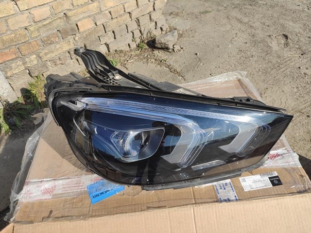 Reflektor prawy Mercedes 1679064204 cena, od 3404,28 USD