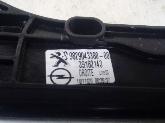 Do koszyka Mechanizm podnoszenia szyby drzwi przednich prawych Opel Corsa F P2JO