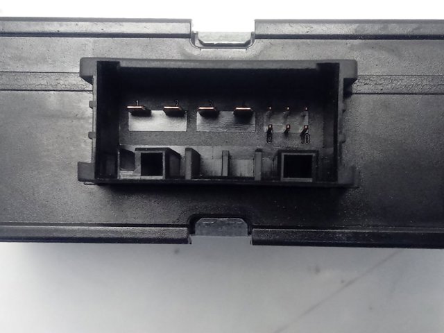 8ES00947920 BMW Przetwornik prądu stałego