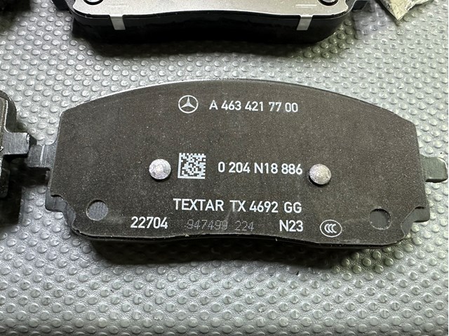 Klocki hamulcowe przednie tarczowe A0004203905 Mercedes