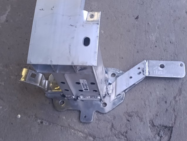  Wzmocnienie zderzaka przedniego Ford Escape 3