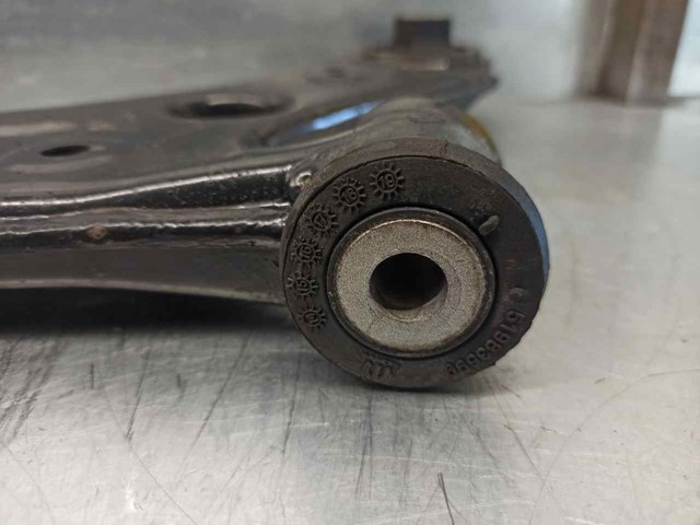 Wahacz zawieszenia przedniego dolny prawy Fiat/Alfa/Lancia 52082897 cena, od 83,43 USD