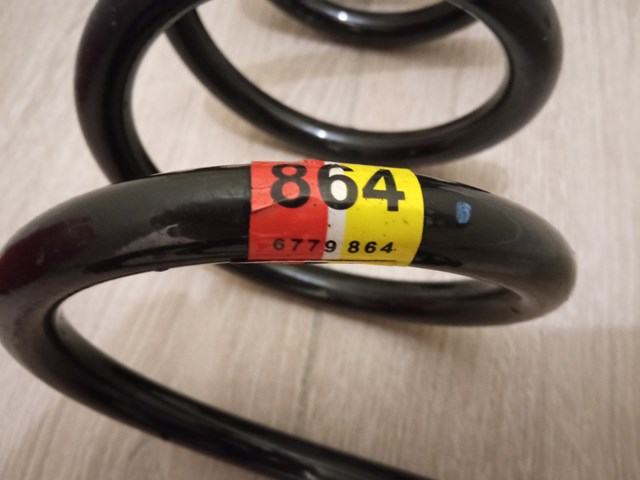 33536779864 BMW Sprężyna tylna