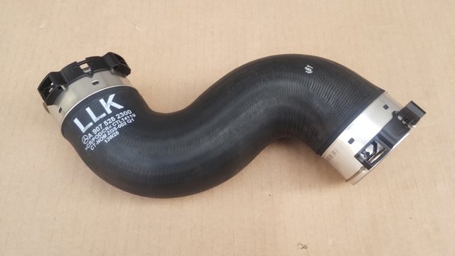 Przewód (króciec) intercoolera Mercedes A9075282300 cena, od 89,49 USD