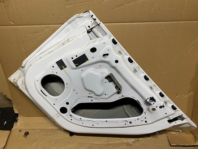 Drzwi tylne prawe Tesla Model S sedana (5YJS) (2012 - 2016) cena, od 1313,25 USD
