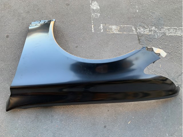 Błotnik przedni prawy do Lexus LS 460/460L USF4