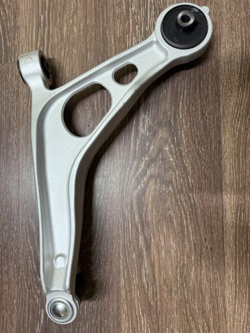 Wahacz zawieszenia przedniego dolny prawy Nissan/Infiniti 545006RR0B cena, od 299,52 USD