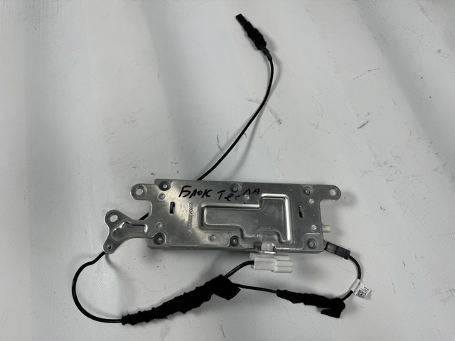 Radioodtwarzacz (radio AM/FM) do Tesla Model 3  5YJ3