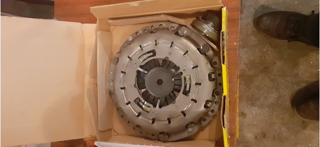 Zestaw sprzęgła (3 części) LUK 624317200 cena, od 277,50 USD