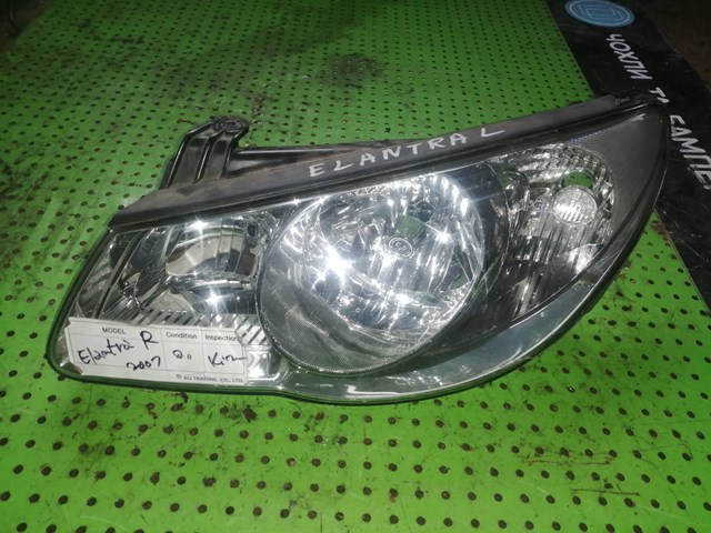 Reflektor prawy 921022H020 Hyundai/Kia