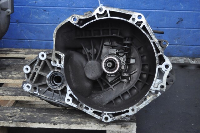  Mechaniczna skrzynia biegów w komplecie Opel Astra 
