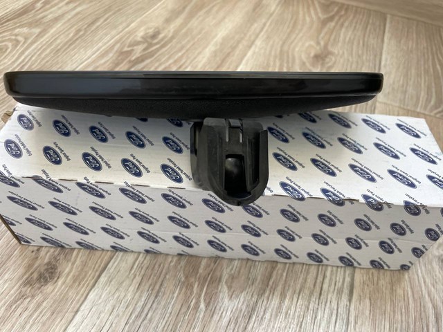 1C1517T695AAYYC6 Ford Lusterko wewnętrzne