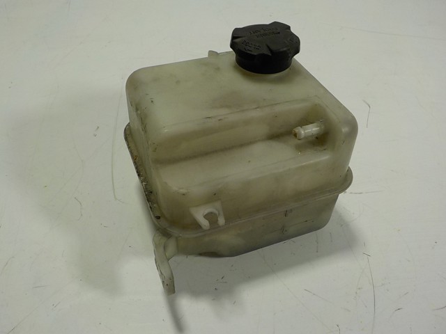 Do koszyka Zbiorniczek wyrównawczy układu chłodzenia KIA Carens III 