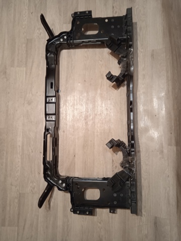Osłona chłodnicy kompletna (panel mocowania reflektorów) PKA30015A Signeda