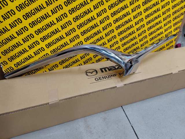 Listwa ochronna atrapy chłodnicy prawa GSH7507J0D Mazda