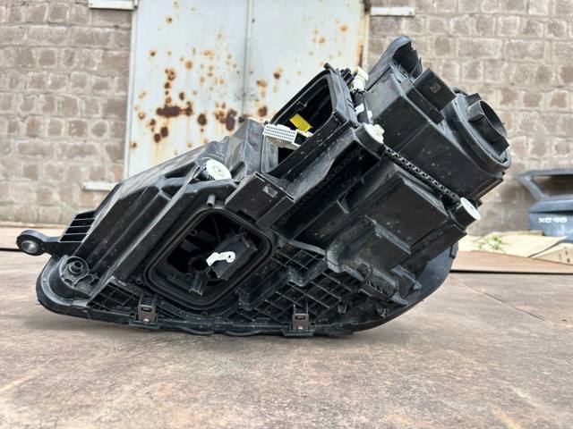 Reflektor prawy Mercedes A1679064204