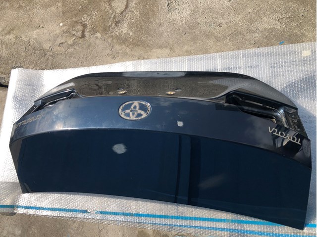 Do koszyka 6440102A31 Toyota Klapa bagażnika