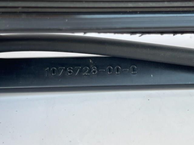 Ramię wycieraczki szyby przedniej do Tesla Model 3  5YJ3