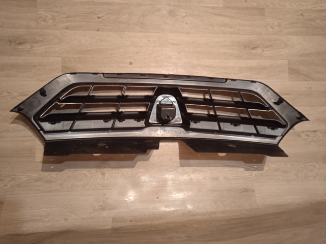 Atrapa chłodnicy Polcar 28U105