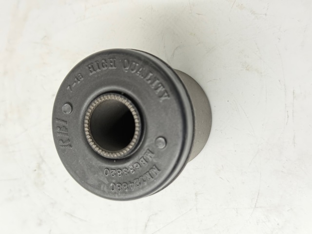 Silentblock przedniego wahacza górnego M2445P RBI