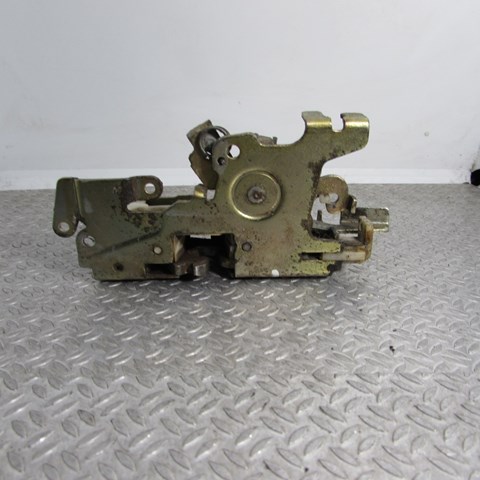 Zamek klapy bagażnika (3/5 drzwi tylnych) Mercedes Sprinter I 4-t