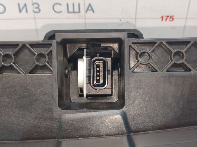 Do koszyka 214216RA0A Nissan/Infiniti Żaluzja chłodnicy