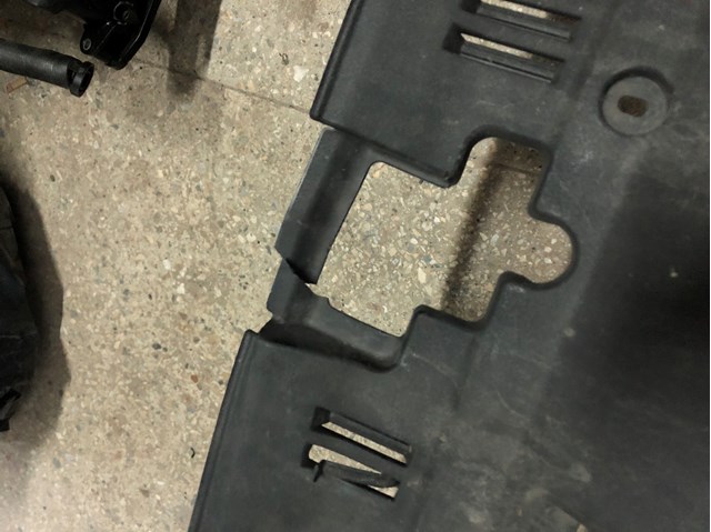 Kierownica powietrza/deflektor chłodnicy górna Toyota 5329533140 cena, od 144,43 USD