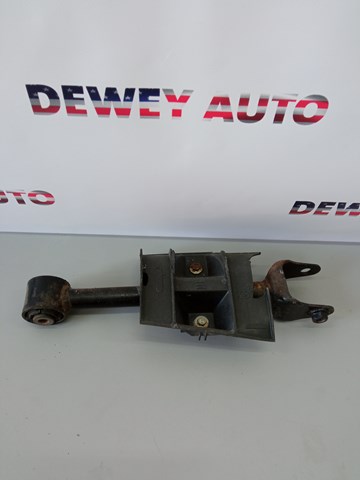 KB7W28550 Mazda Wahacz poprzeczny zawieszenia tylnego lewy